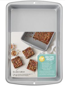 WILTON RECIPE RIGHT OBLONG CAKE PAN 33 X 22,9 CM